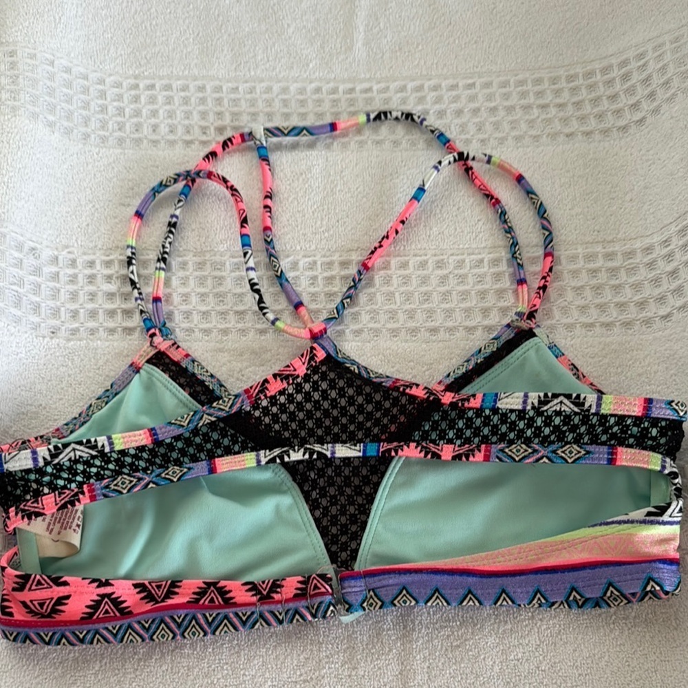 OP Multicolor Geometric Strappy Top - Picture 3 of 7